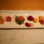 じどりや 穏座 - 淡海地鶏のお造り　腿肉、胸肉、ささみ、砂ずり、心臓、白肝、白子、脾臓