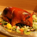 カルテット - 特別注文「仔豚の丸焼き」※事前予約が必要です。側面画像２０１４年４月