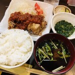 家庭料理居酒屋 よってって - ♪鳥唐のトマトソースがけ定食 ¥700