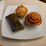 Royal Orchid Lounge - 