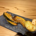 ブラッスリー 航 - カボチャの素揚げ バスク塩