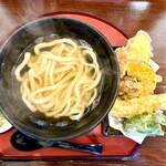 うどん工房かたつむり - 【温かいかけうどん&天盛り】