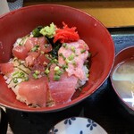 秋葉原 炉ばた 石くら - マグロ丼 950円