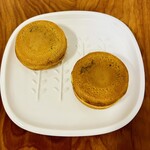菓匠 果寿庵 - 左 あずき　右 栗入り