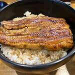 蒲焼 うなよし - フワトロうなぎにシャッキリ硬めのご飯がウマい！