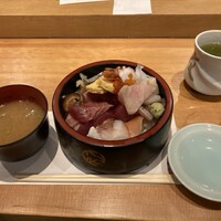 鮨政 西口店 - ちらしの具の大盛り　1300円