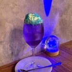 Leonids Cafe - ブルーのアイス登場❣️