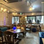 Leonids Cafe - 店内の様子 ☆ 1