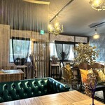 Leonids Cafe - 店内の様子 ☆ 2