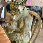 Leonids Cafe - 店内の様子 ☆ 6（ゴリラちゃん、席移動してた♪）