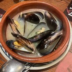 sangria - ムール貝のワイン蒸し