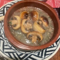 sangria 青山店 - シャンピニオンのセゴビア風