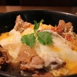 あぶりどりの親子丼 丼米 - あぶり鶏の親子丼 (スープ・サラダ付き) 1080円。