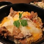 あぶりどりの親子丼 丼米 - あぶり鶏の親子丼 (スープ・サラダ付き) 1080円。