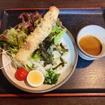 讃岐うどん 伴 - ピリ辛ぶっかけ(900円)