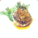 ながい - このハンバーグは旨かった。しっしょに練り込まれた野菜の触感が絶妙でした。