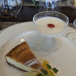 一茶一酒 - デザートは杏仁豆腐とベークドチーズケーキ(2番人気だそうです!)