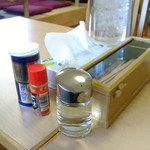 中華そば 七郎 - テーブル上