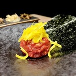 焼肉 よいん - 肉トロたくユッケ