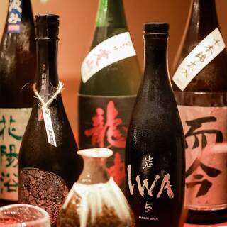 料理によく合う、店主厳選の季節の日本酒。ペアリングもどうぞ