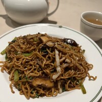 中国飯店 三田店 - 上海焼きそば950円