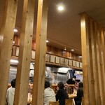 えびそば一幻 - 店内　多数のサイン