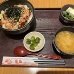 こだわりやま - 料理写真:焼き鳥丼(並)