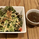 くるまり - ランチセットのサラダとスープ