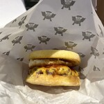 ショーグンバーガー 浅草店 - 和牛エッグチーズマフィン　1,180円