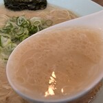 博多濃麻呂 名島橋店 - コクとまろやかさを兼ね備えたスープ