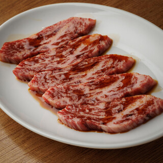 福島の菅野牧場から仕入れる上質な和牛。