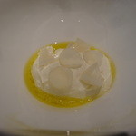 カンテサンス - 塩とオリーブ油が主役　山羊乳のバヴァロワ