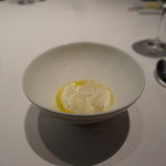 カンテサンス - 塩とオリーブ油が主役　山羊乳のバヴァロワ