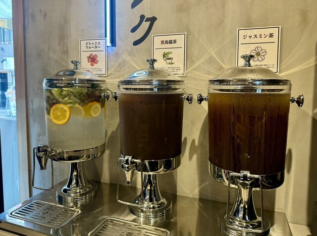 豚山」のギフトホールディングスが手掛ける油そば タレの旨味と