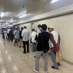 中華一 龍王 - 11:15到着時の行列…