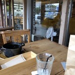 atelier BASEL - 店内（テラス席）
