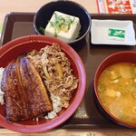 すき家 - 料理写真:うな牛(並盛)＋冷奴セット(豚汁に変更)