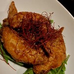 やきとり 亀屋 - 手羽先の甘辛揚げ