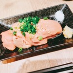 炭火焼鳥 太美屋 - レバたたき