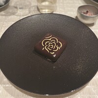 ベージュ アラン・デュカス 東京 - 