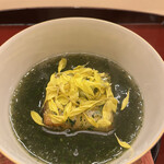 赤坂 菊乃井 - 昼懐石１５７３０円。穴子豆腐 菊菜餡。白焼きの穴子と豆乳を固める手のこみようです。この辺でお腹いっぱいになります笑