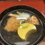 赤坂 菊乃井 - 昼懐石１５７３０円。豊年椀。あられ粉で揚げた鱧が、ボリューム感を増します。玉子豆腐も美味です。