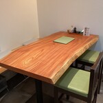 米処 神米 - テーブル席　4名掛け