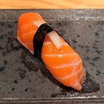 Sushi Kashiba - Marinated Salmon：サーモンマリネ