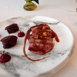 シェ オリビエ - 鴨胸肉のロースト、オレンジ風味の赤ワインソース