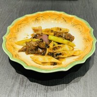 広東料理　翡翠廳 - 牛ランプ肉とアスパラガスの豆豉炒め