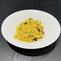 広東料理　翡翠廳 - 焼き豚と高菜の葱チャーハン