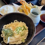 大右衛門うどん - 天ぷらセットぶっかけうどん¥1,000（大盛り¥150+白ご飯付き¥50）