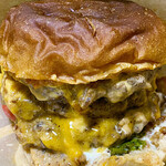 GATE CAMP BURGER - トリプルチーズバーガー