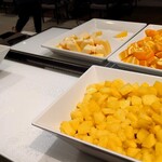 グランドメルキュール浜名湖リゾート&スパ - フルーツ山盛り！減ってもすぐに、補充してくれます。